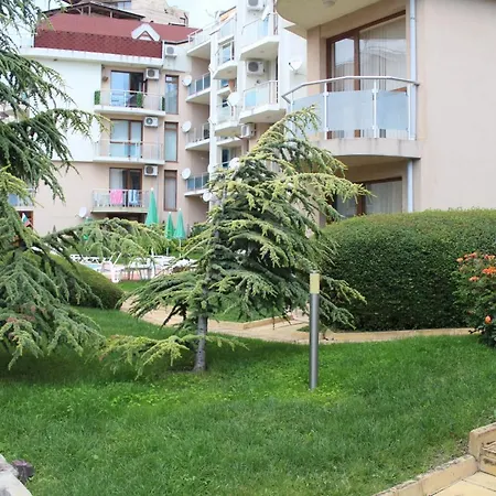 Apartment Complex Starfish със собствено паркомясто *
